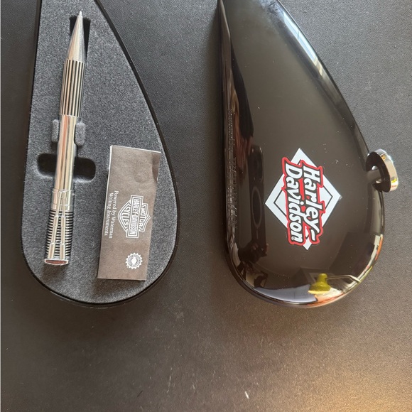Harley-Davidson Black Horizon Ballpoint Pen - Picture 2 of 4